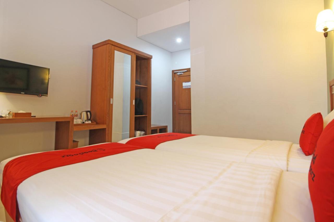 เรดดอร์ซ พรีเมียม เนียร์ สเลมัน ซิตี้ฮอลล์ Hotel ยอกยาการ์ตา ภายนอก รูปภาพ