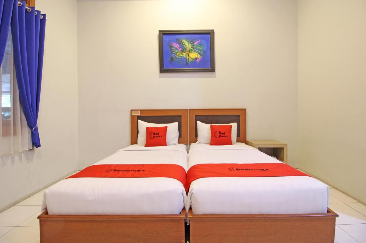 เรดดอร์ซ พรีเมียม เนียร์ สเลมัน ซิตี้ฮอลล์ Hotel ยอกยาการ์ตา ภายนอก รูปภาพ
