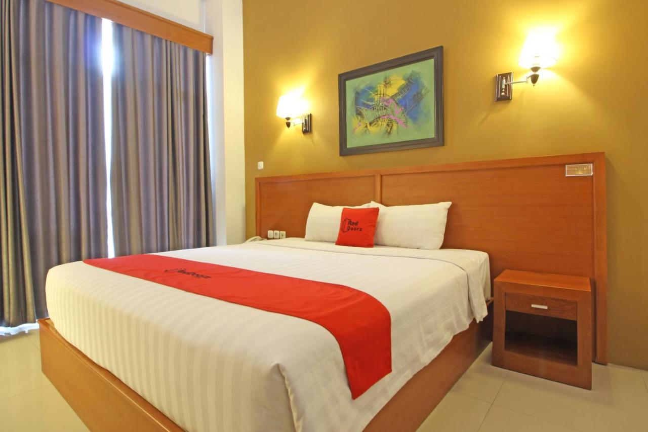 เรดดอร์ซ พรีเมียม เนียร์ สเลมัน ซิตี้ฮอลล์ Hotel ยอกยาการ์ตา ภายนอก รูปภาพ