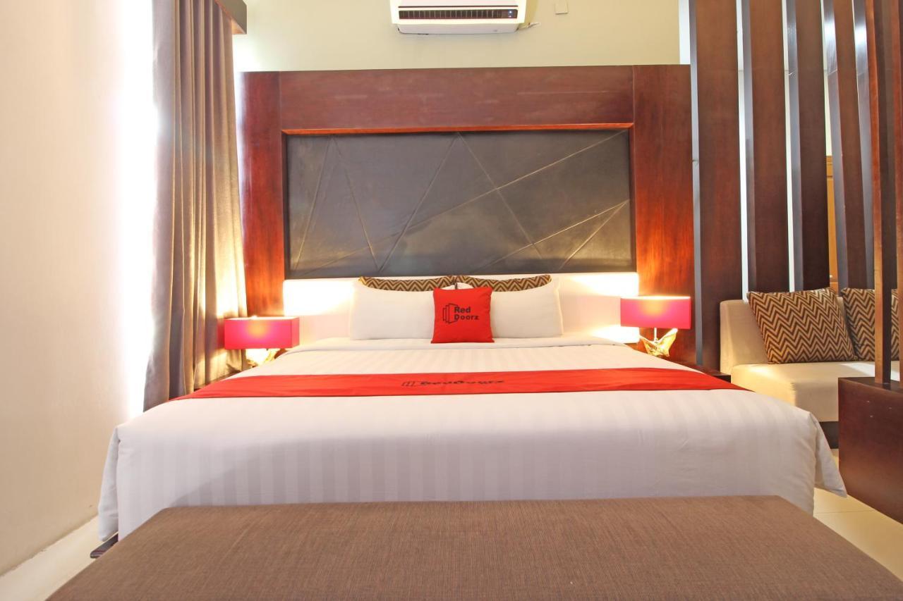 เรดดอร์ซ พรีเมียม เนียร์ สเลมัน ซิตี้ฮอลล์ Hotel ยอกยาการ์ตา ภายนอก รูปภาพ