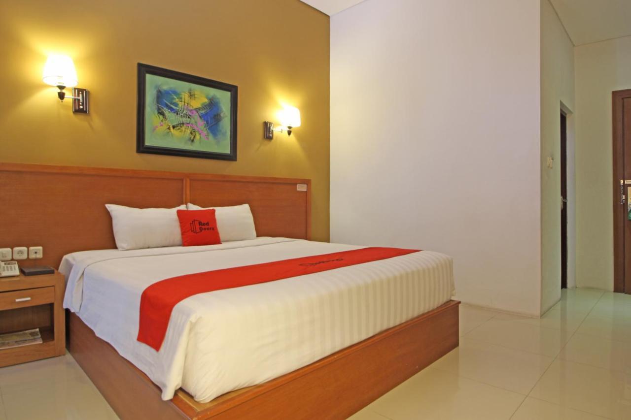 เรดดอร์ซ พรีเมียม เนียร์ สเลมัน ซิตี้ฮอลล์ Hotel ยอกยาการ์ตา ภายนอก รูปภาพ