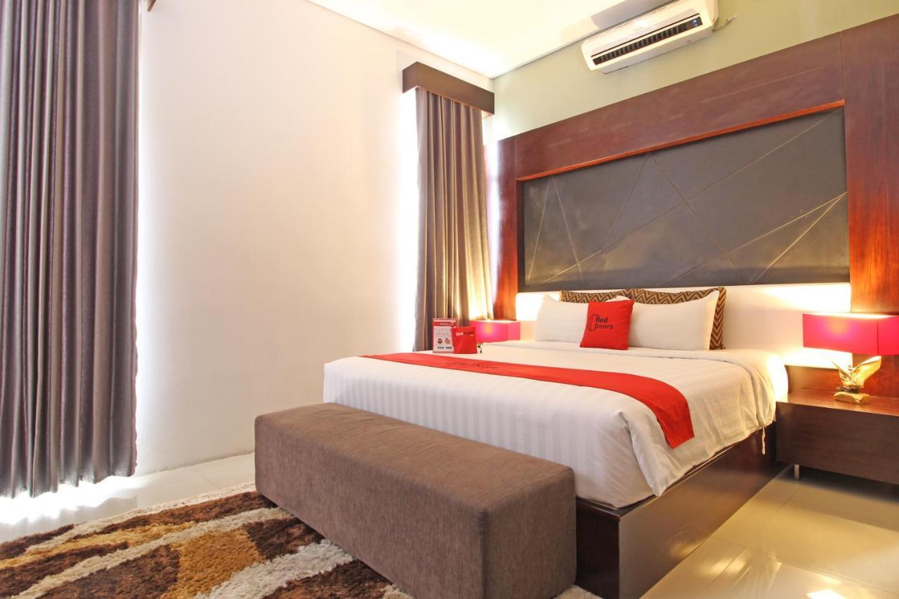 เรดดอร์ซ พรีเมียม เนียร์ สเลมัน ซิตี้ฮอลล์ Hotel ยอกยาการ์ตา ภายนอก รูปภาพ